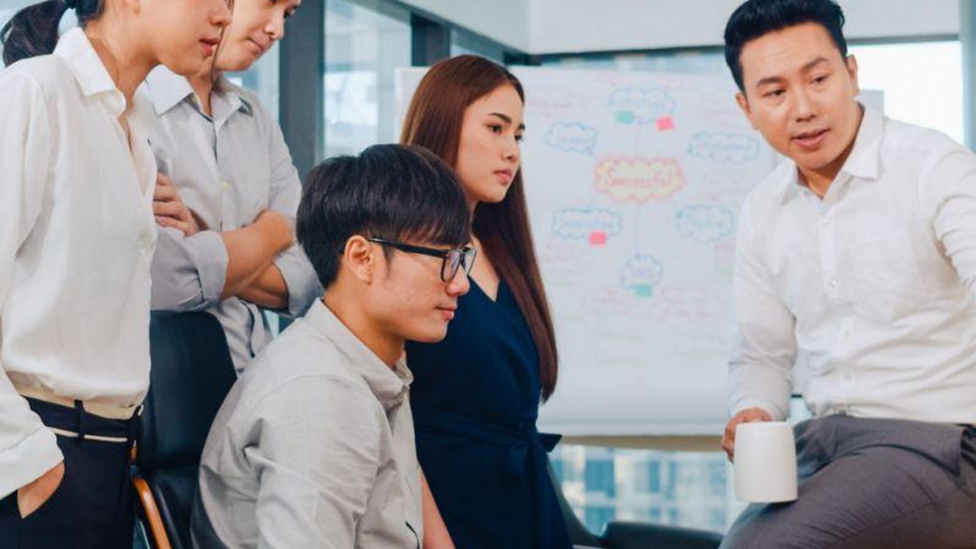 Hình ảnh đại diện cho tâm lý học cờ bạc và sự kiểm soát cảm xúc