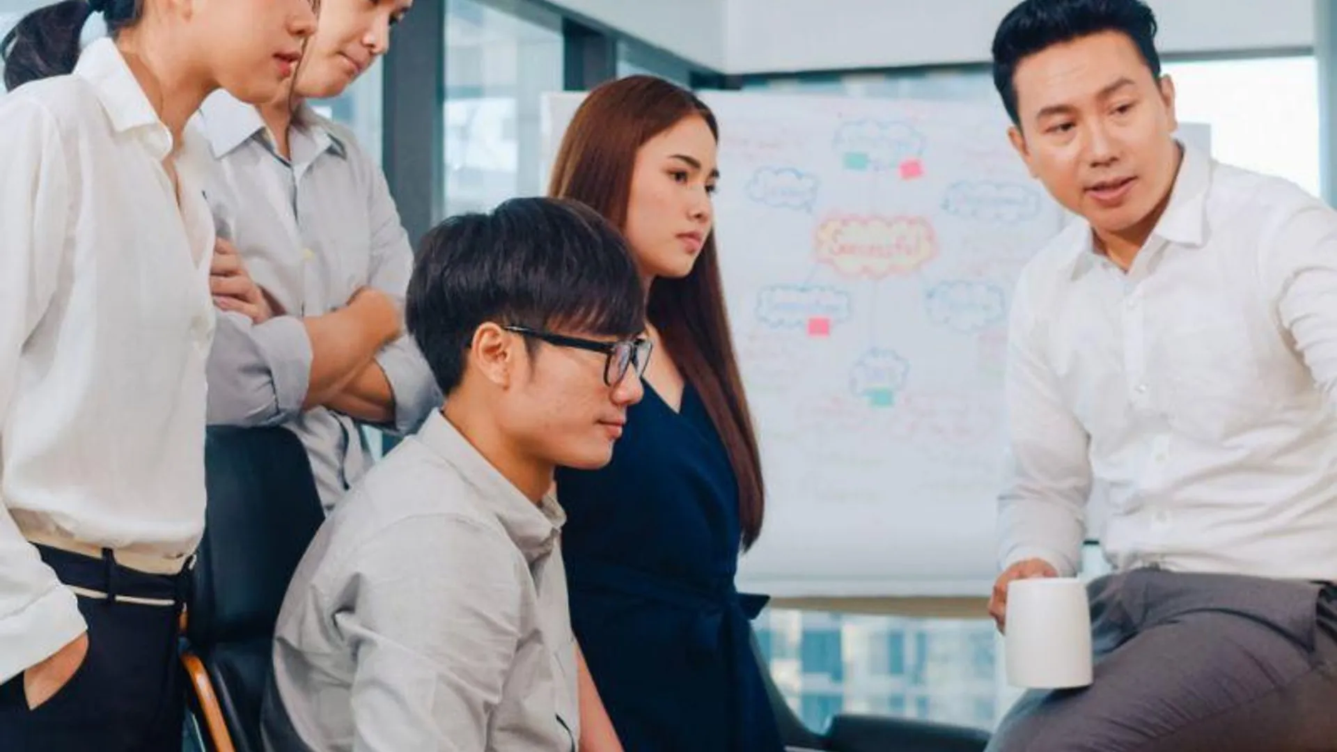 Hình ảnh đại diện cho tâm lý học cờ bạc và sự kiểm soát cảm xúc